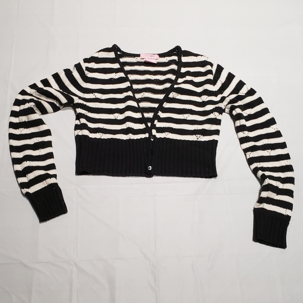 Black and white crop sweater